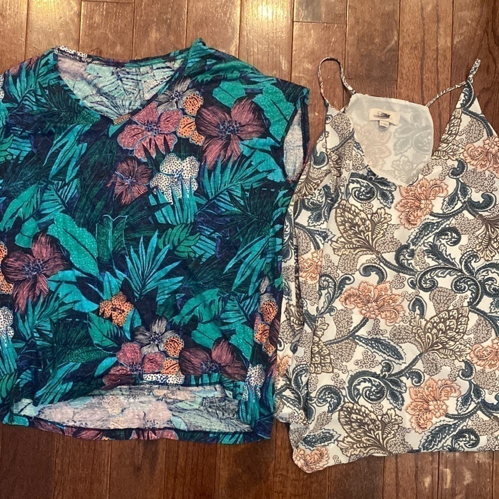 Bundle of 2 loft summer shirts